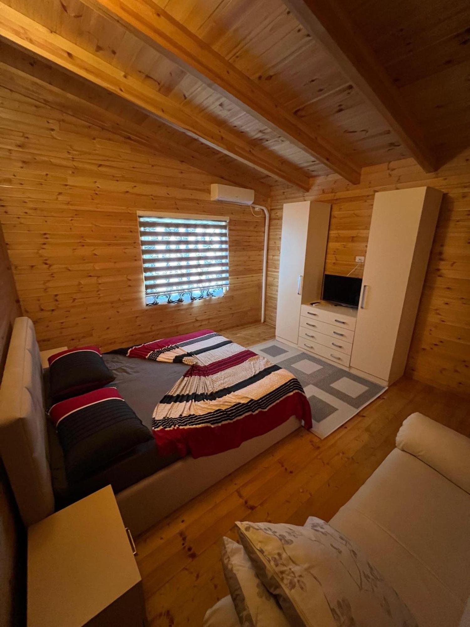 040 Apartment *