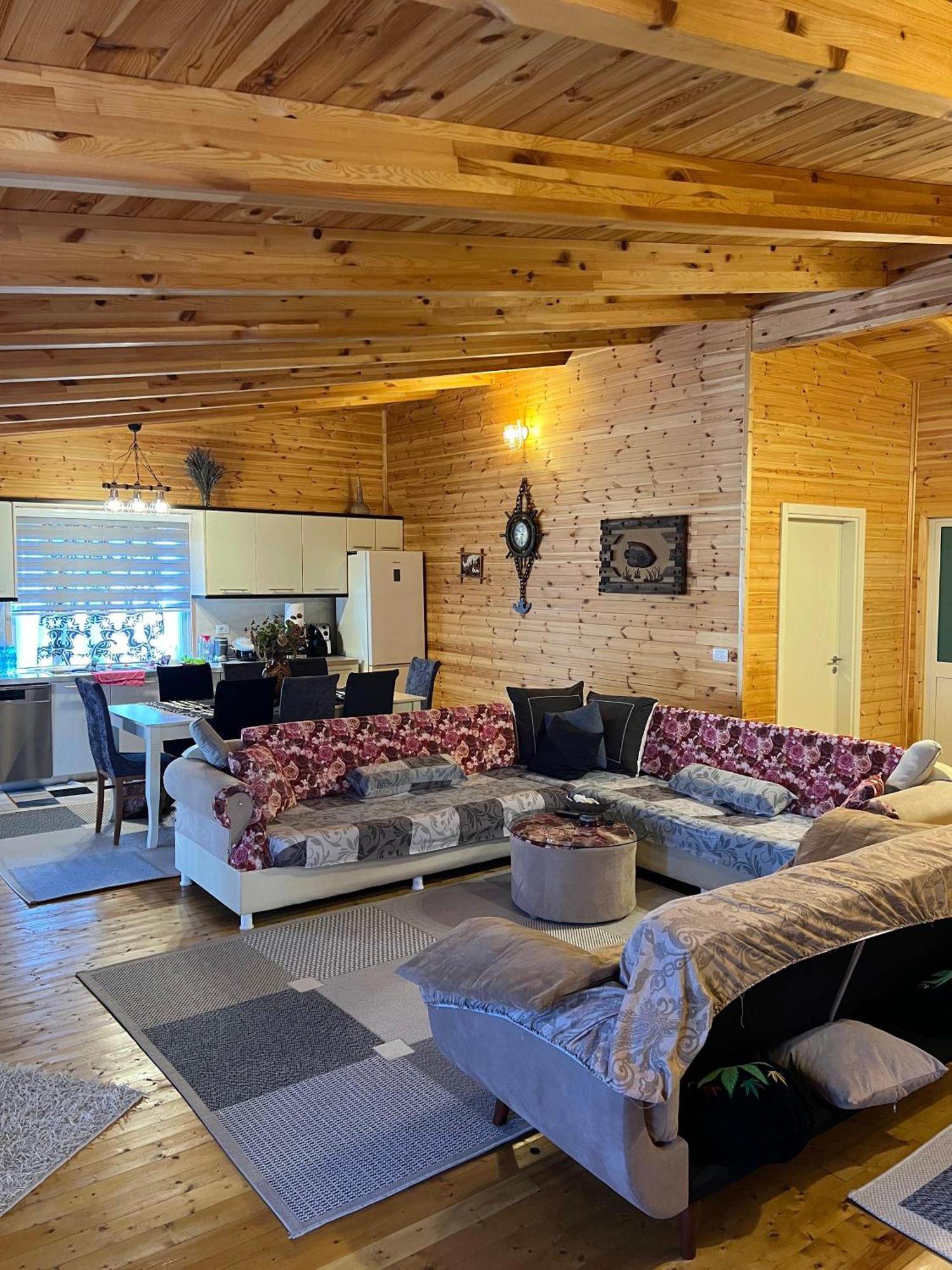Apartment 040