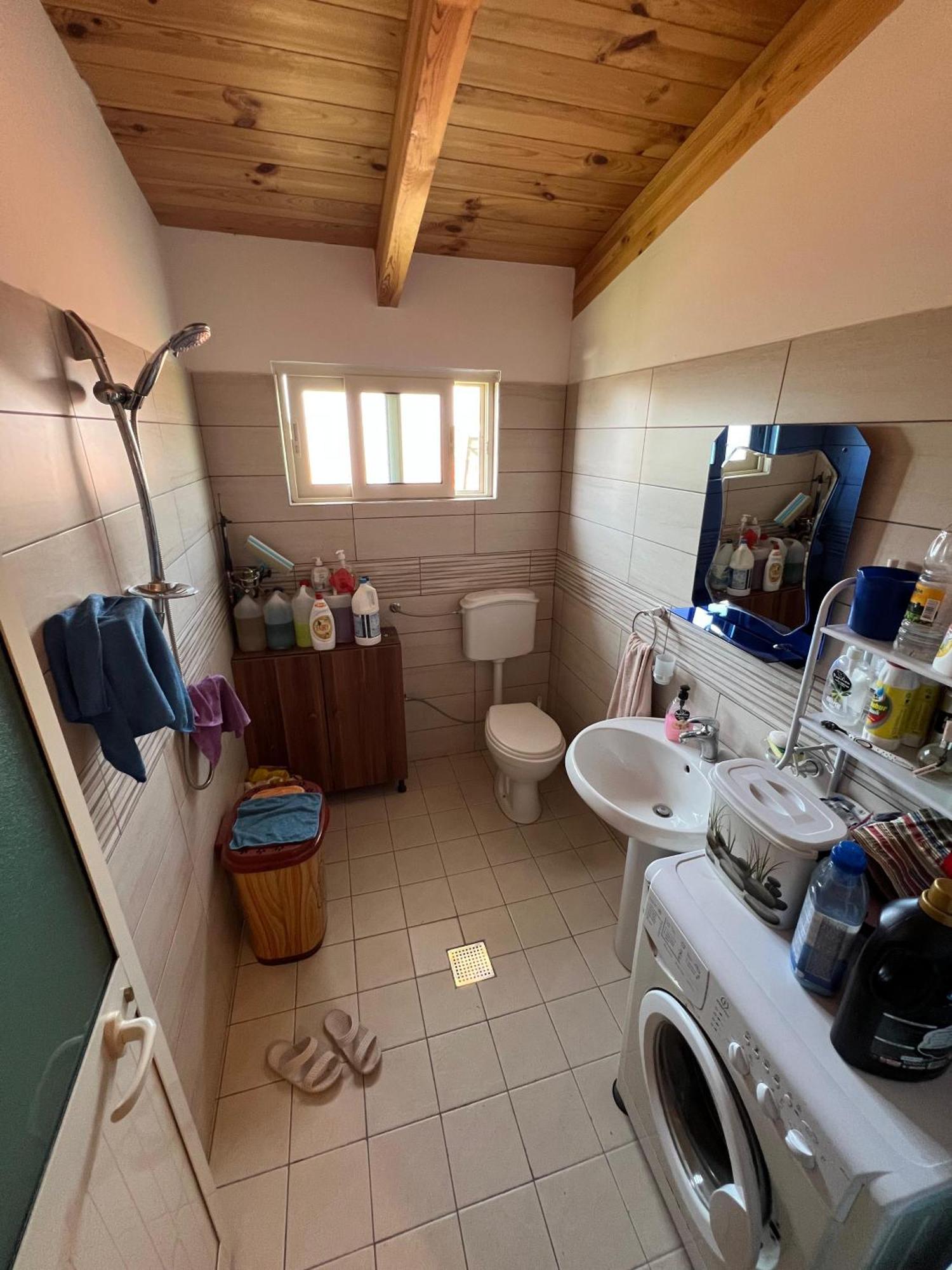 040 Apartment *